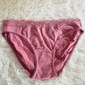 NWT Victorias Secret Floral Lace Bikini Panty